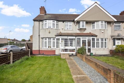 3 bedroom end of terrace house for sale
