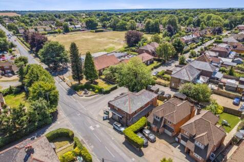 Main Road, Naphill HP14 2 bed property for sale
