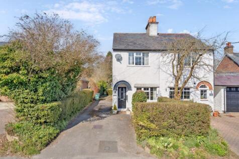 Nags Head Lane, Great Missenden HP16 2 bed semi