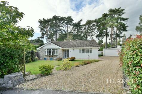 3 bedroom detached bungalow for sale