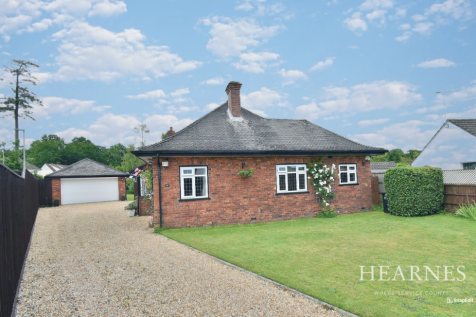 2 bedroom detached bungalow for sale