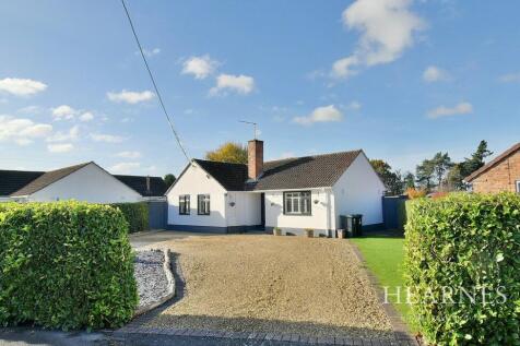 4 bedroom detached bungalow for sale