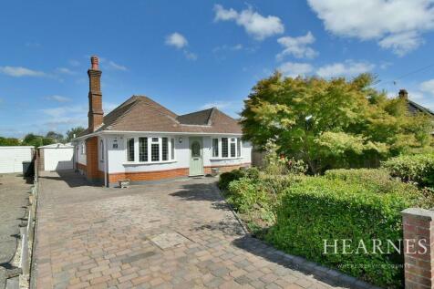 2 bedroom detached bungalow for sale