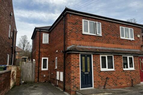 2 bedroom semi-detached house for sale