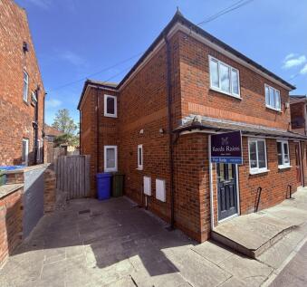 2 bedroom semi-detached house for sale