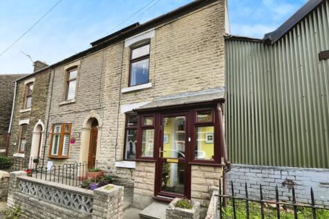 Princess Street, Derbyshire SK13 2 bed end of terrace house for sale