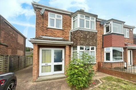 3 bedroom semi-detached house for sale