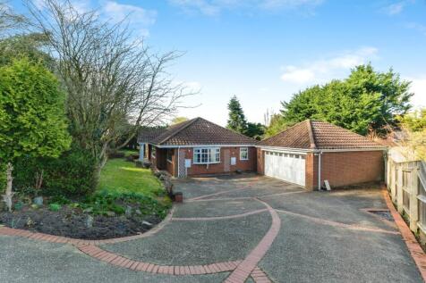 Cooper Lane, Grimsby DN37 4 bed bungalow for sale
