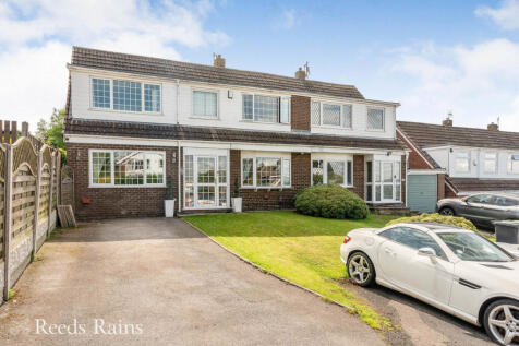 3 bedroom semi-detached house for sale