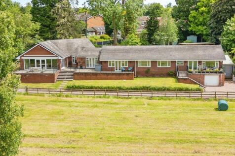 Whitgreave Lane, Stafford ST18 5 bed bungalow for sale