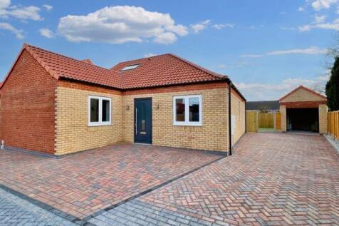 4 bedroom detached bungalow for sale