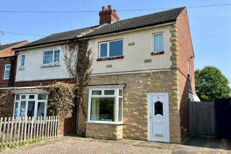 2 bedroom semi-detached house for sale