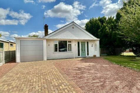 3 bedroom detached bungalow for sale