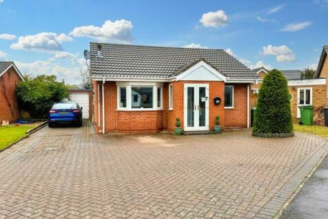 2 bedroom detached bungalow for sale