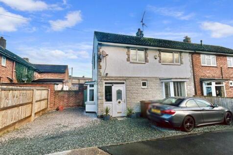 2 bedroom semi-detached house for sale