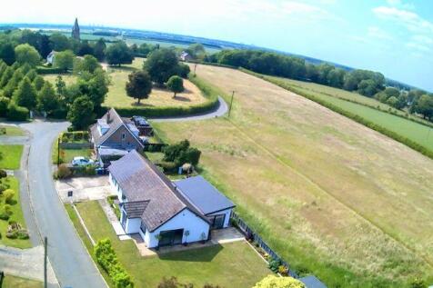 4 bedroom detached bungalow for sale