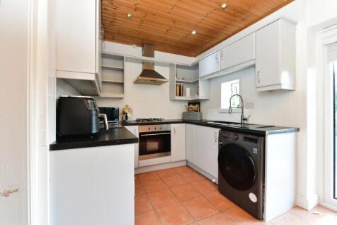 Oaks Fold Road, South Yorkshire S5 2 bed terraced house for sale