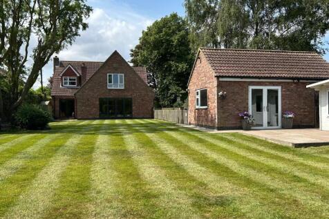 Main Road, Hull HU12 4 bed detached house for sale