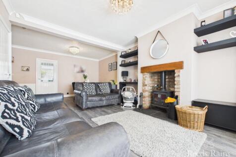 Eskdale Avenue, Hull HU9 3 bed terraced house for sale