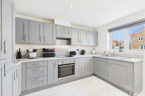 Waudby Way, East Yorkshire HU9 2 bed semi