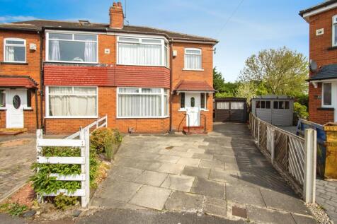 3 bedroom semi-detached house for sale