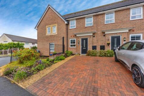 2 bedroom terraced house for sale