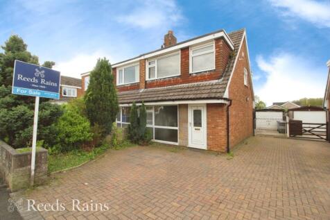 3 bedroom semi-detached house for sale