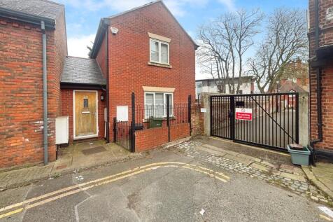 Beaconsfield Street, Cheshire CH3 2 bed semi