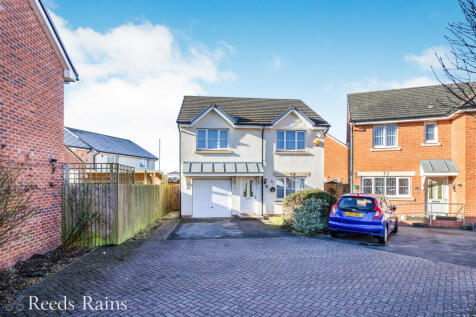 4 bedroom detached house for sale