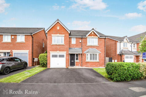 4 bedroom detached house for sale