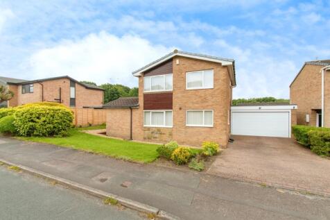 Woodlands Road, West Yorkshire WF17 4 bed detached house for sale