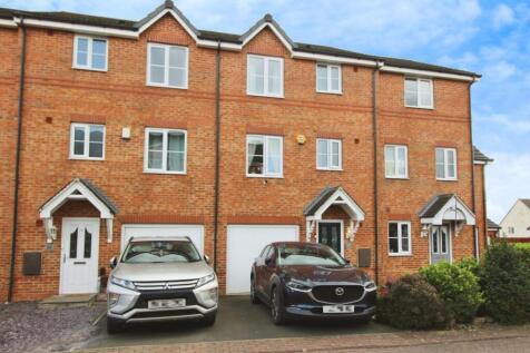 4 bedroom terraced house for sale
