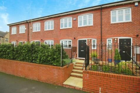 3 bedroom terraced house for sale