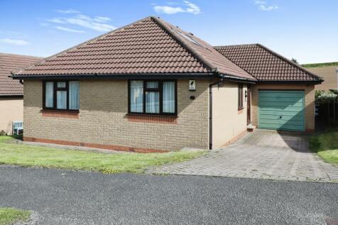 5 Bedroom Detached Bungalow