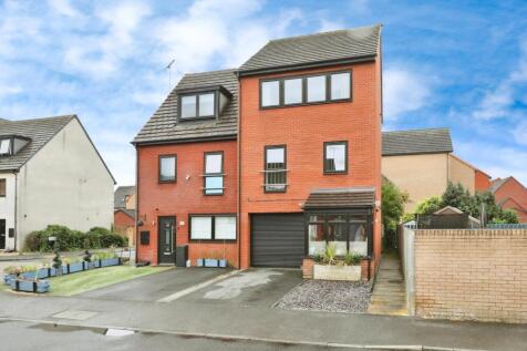 5 bedroom semi-detached house for sale