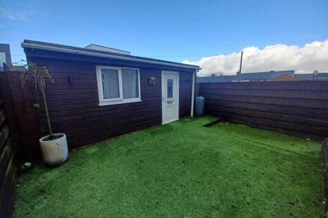 North Street, Durham DL17 3 bed end of terrace house for sale