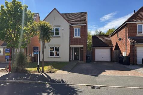 4 bedroom detached house for sale