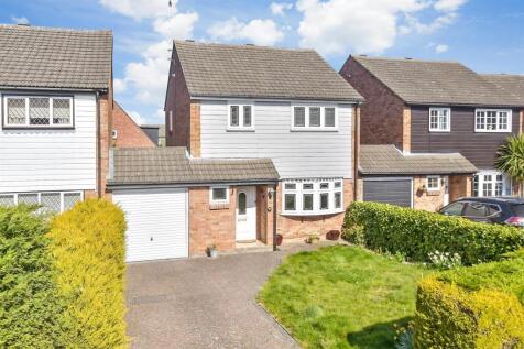 Suffolk Drive, Basildon, Essex 3 bed link detached house for sale
