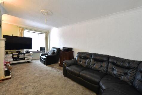 4 bedroom end of terrace house for sale