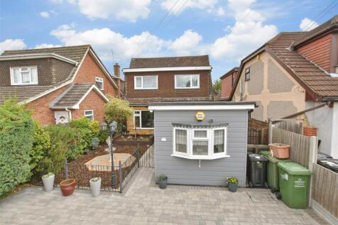Bedford Road, Basildon, Essex 4 bed detached house for sale