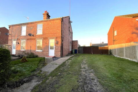 3 bedroom semi-detached house for sale