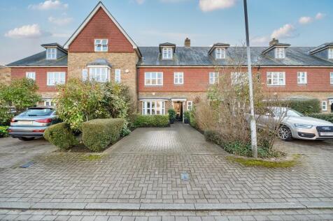 3 bedroom town house for sale