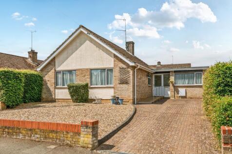 4 bedroom detached bungalow for sale