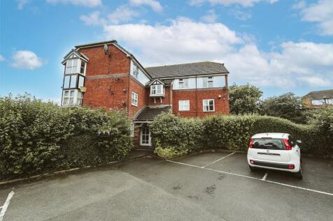 Kingsway Court, Burroughs Gardens... 2 bed apartment for sale