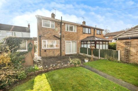 Water Lane, West Yorkshire WF8 3 bed semi