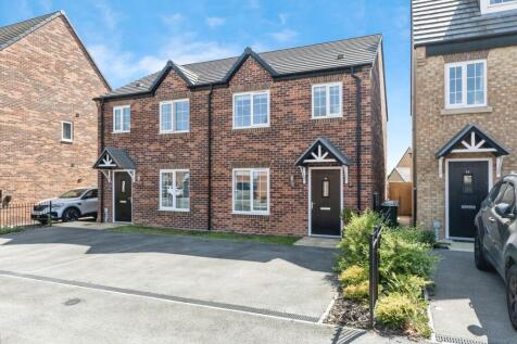 3 bedroom semi-detached house for sale