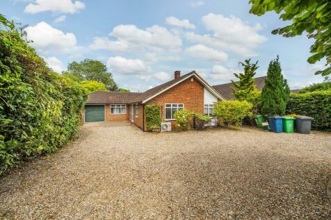 4 bedroom detached bungalow for sale