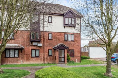 High Wycombe,  Buckinghamshire,  HP13 2 bed maisonette for sale