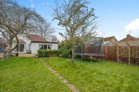 Kidlington,  Oxfordshire,  OX5 4 bed detached bungalow for sale