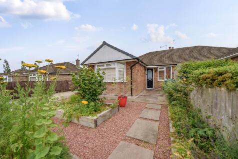 3 bedroom semi-detached bungalow for sale